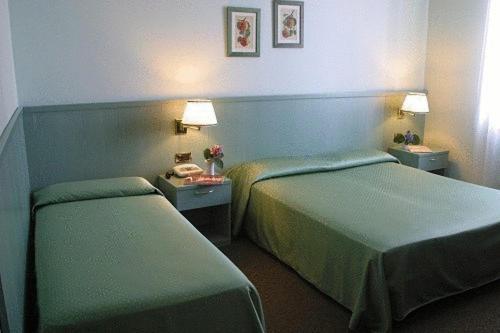 Albergo Della Corona Binasco Ngoại thất bức ảnh
