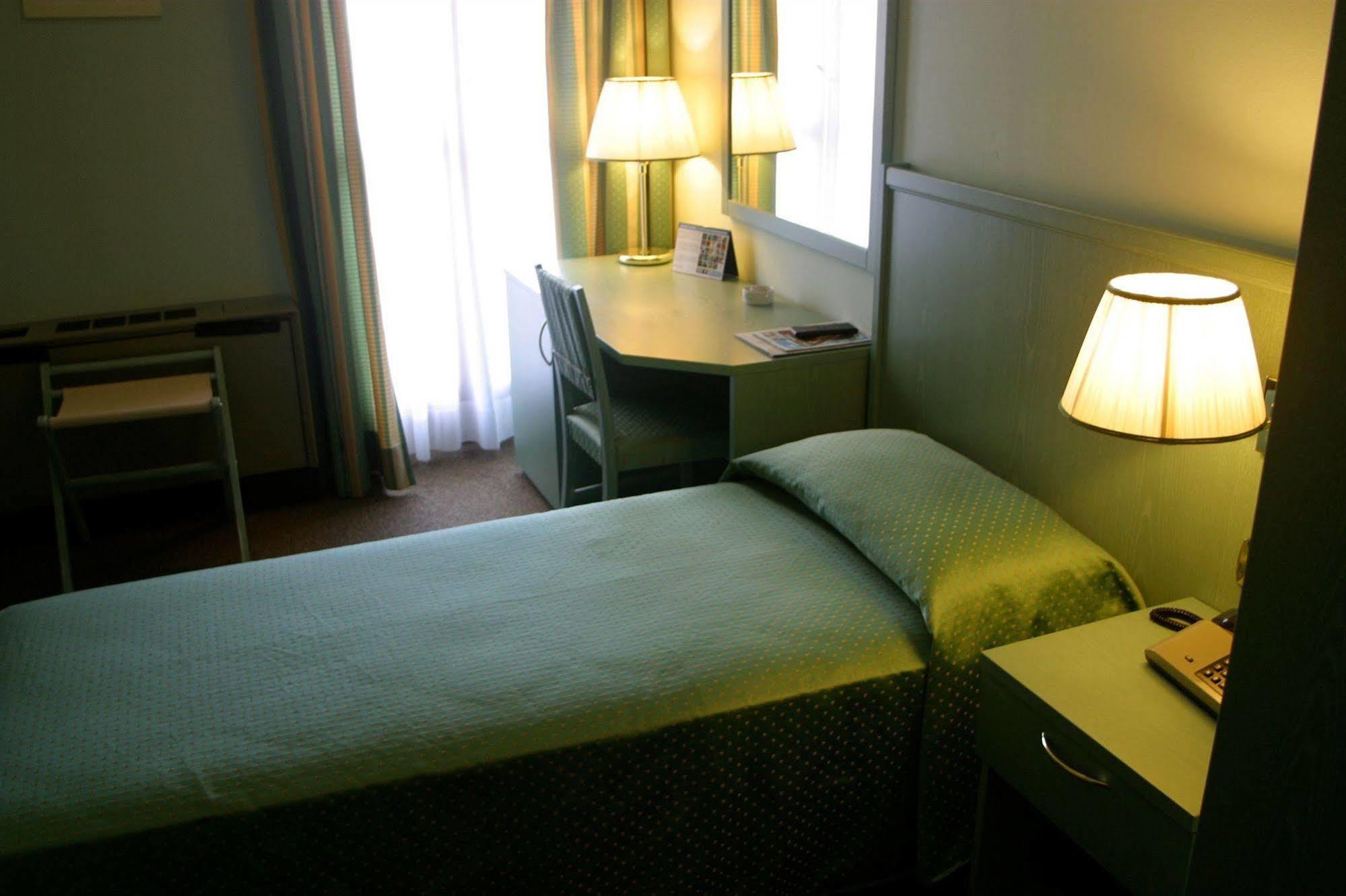 Albergo Della Corona Binasco Ngoại thất bức ảnh